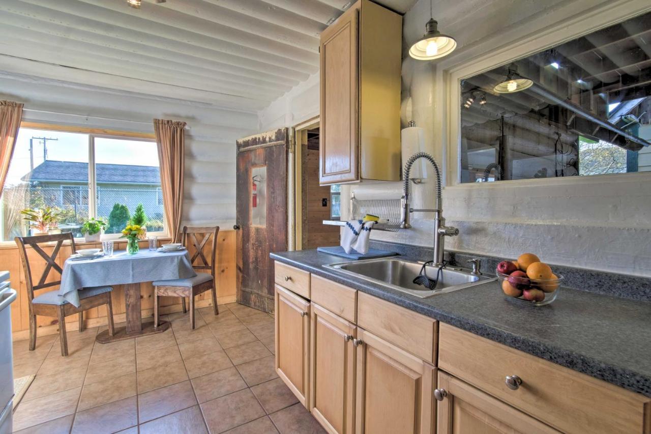 Unique Dog-Friendly Log Cabin Short Walk To Ocean Crescent City Exterior foto