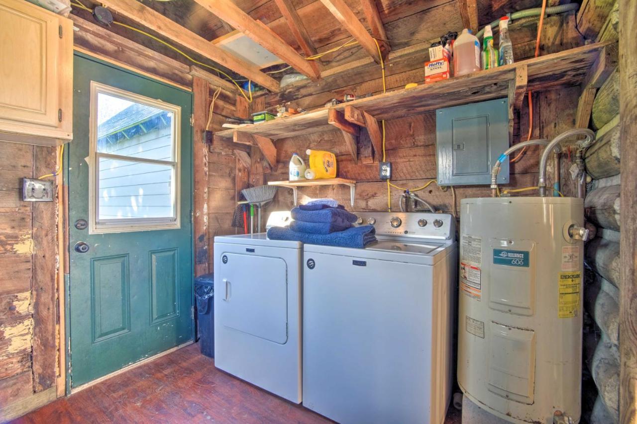 Unique Dog-Friendly Log Cabin Short Walk To Ocean Crescent City Exterior foto